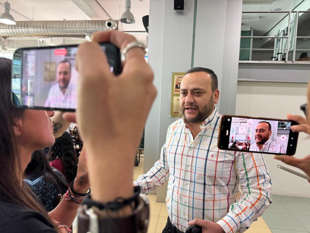 “Si no va a defender a los chihuahuenses que se dedique a otra cosa”: Medina a Estrada en encontronazo por gusano&nbsp;barrenador.