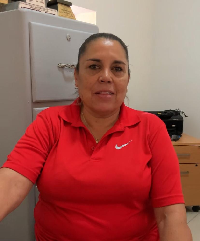 A espera que llegue la pizarra, Para el Gimnasio Municipal Isabel&nbsp;Granados