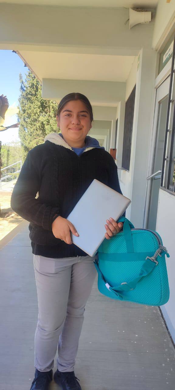 Entrega Gobierno de Parral equipo de cómputo a estudiantes de nivel medio superior y&nbsp;superior