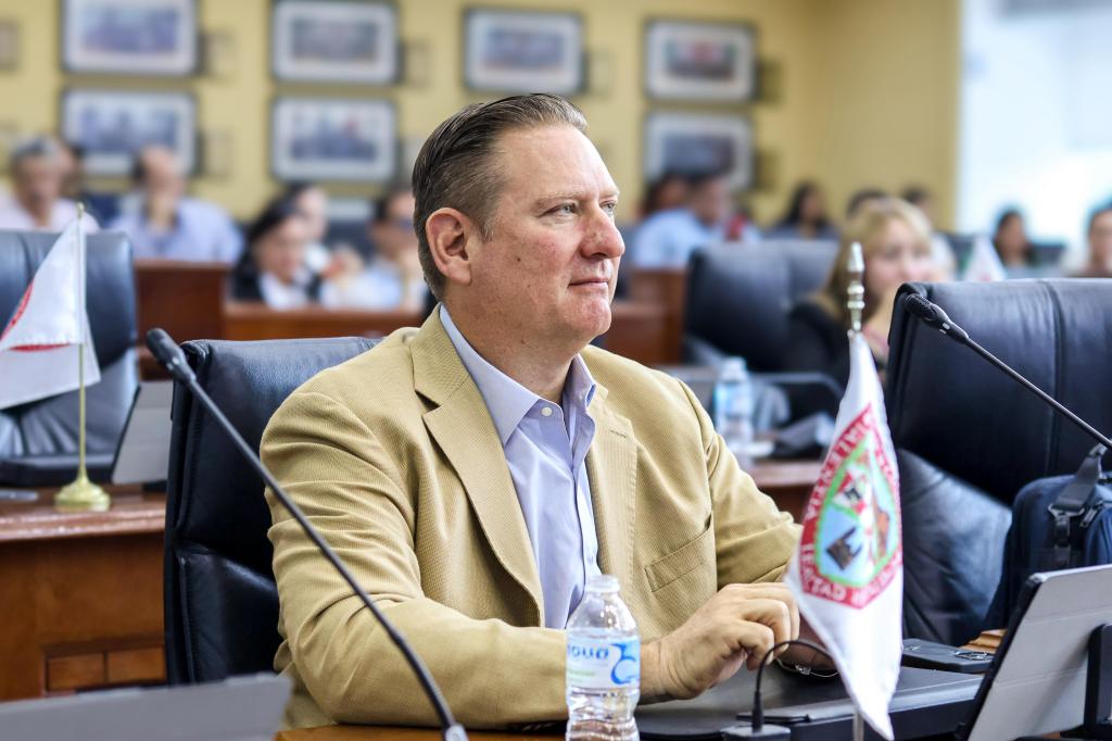 Impulsa Carlos Olson nueva ley para regular venta de alcohol en&nbsp;Chihuahua