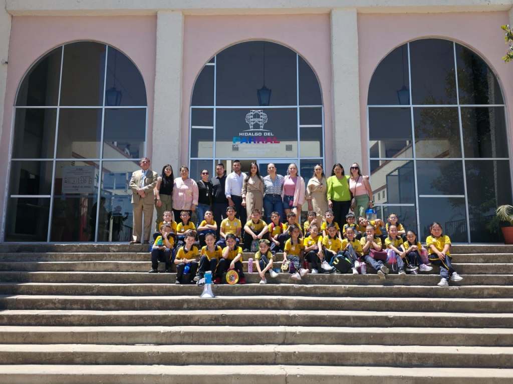 Niños de la primaria Gustavo Díaz Ordaz visitan Presidencia&nbsp;Municipal