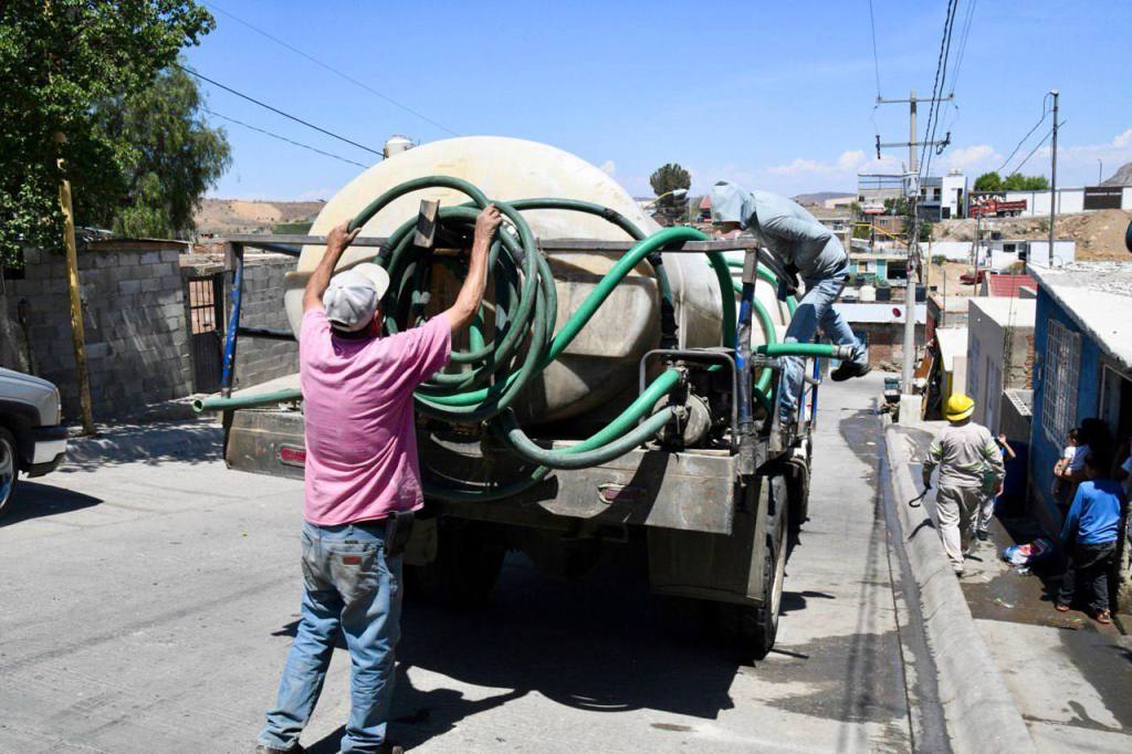 Gobierno de Parral refuerza abastecimiento de agua en El&nbsp;Venadito