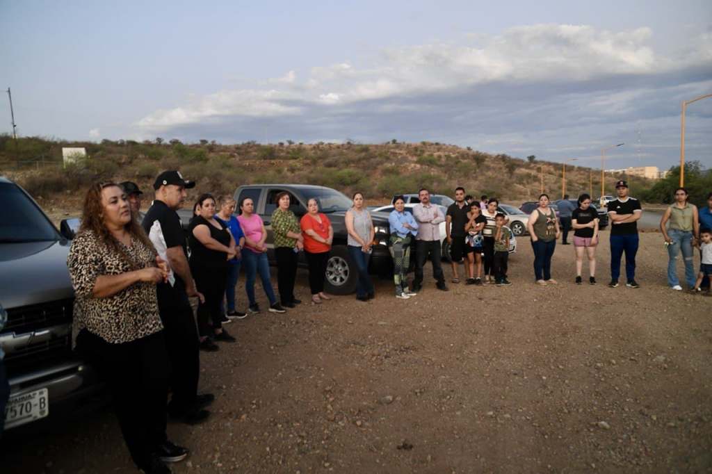 Ilumina Gobierno de Parral el ejido El Posadeño con lámparas&nbsp;solares