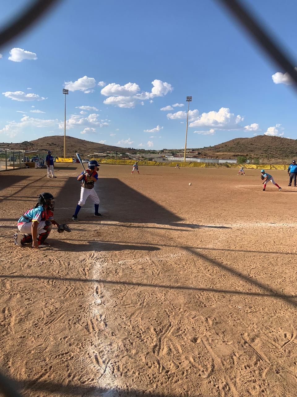 Campeones Bravos de Delicias y Dorados de Chihuahua, en estatal de la región IX de beisbol 11-12&nbsp;años
