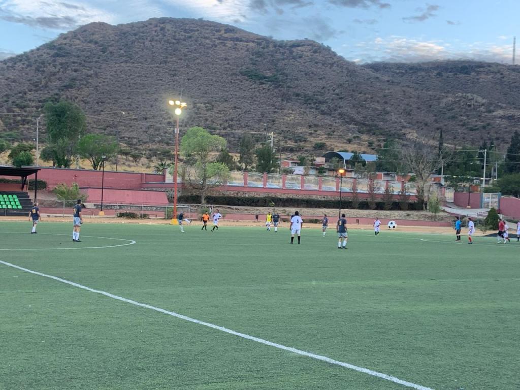 Goleó Paloma Holguín en futbol veteranos máster 40 años y&nbsp;más