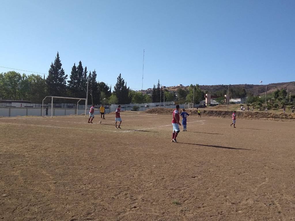 D´Medina superó a Baca Arquitectos en liga mayor del futbol&nbsp;municipal