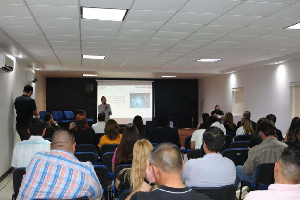 Capacita Gobierno de Parral a funcionarios en transparencia y protección de&nbsp;datos