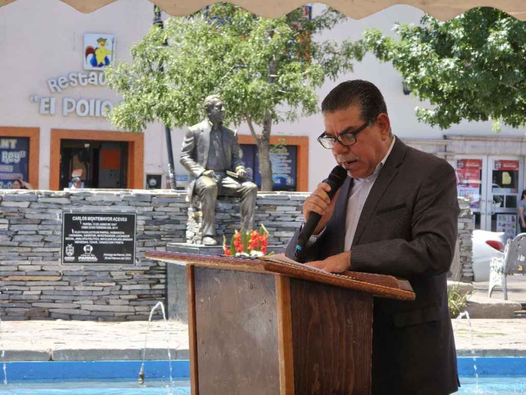 Conmemora Gobierno de Parral el natalicio de Carlos&nbsp;Montemayor
