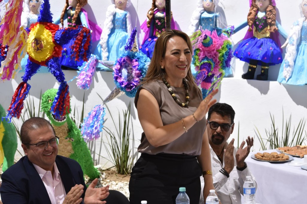 Concluyen 25 personas curso de elaboración de piñatas en Paseos de&nbsp;Almanceña
