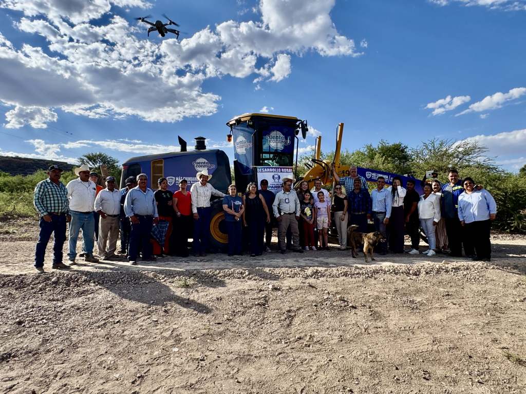 Inicia Gobierno de Parral rehabilitación de caminos en el ejido Guillermo&nbsp;Baca