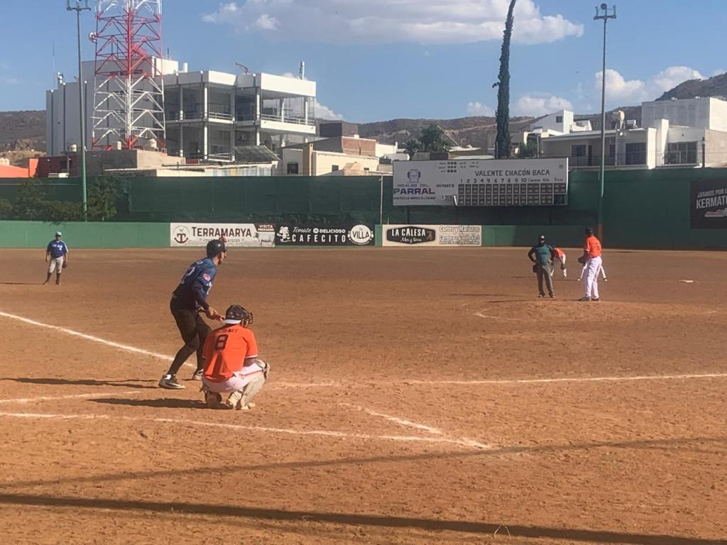 Apaleo Chiquitico Palma en beisbol súper master 50 años y&nbsp;más