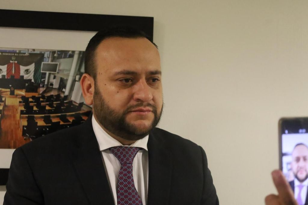 “Ley espía acabará con libertades; México será una gran cárcel y los ciudadanos, prisioneros”: Arturo&nbsp;Medina.