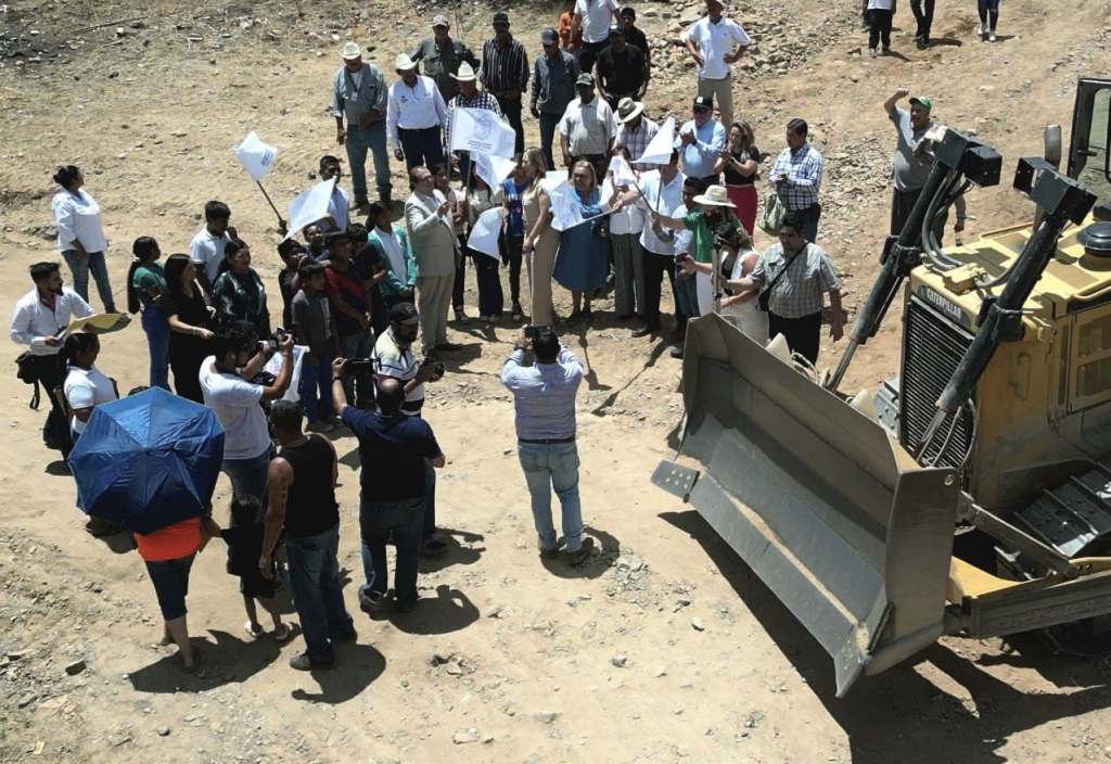 Continúan los trabajos del nuevo puente en Santa Rosa; cierran temporalmente el camino&nbsp;principal