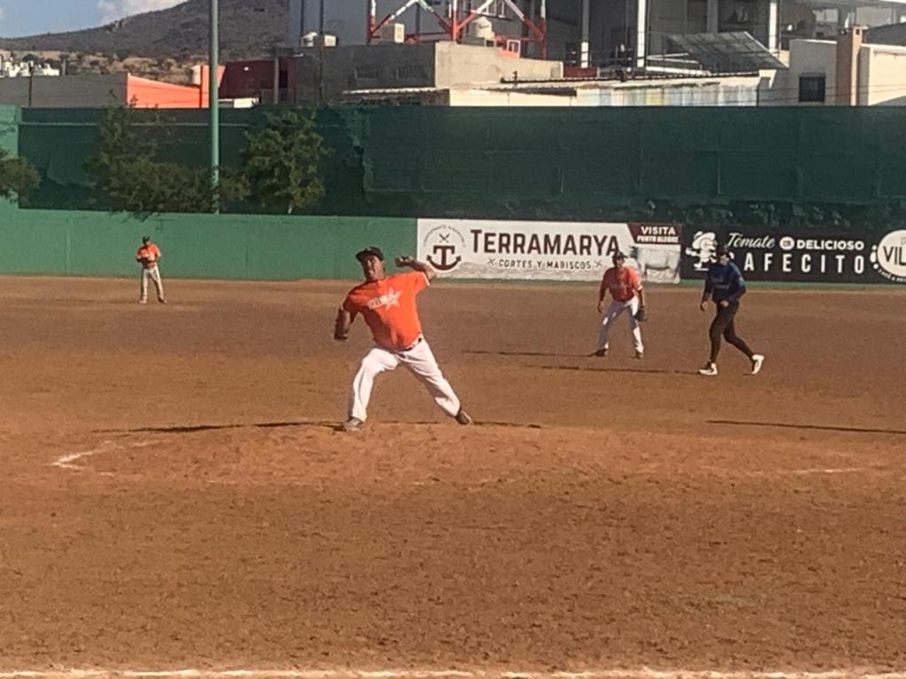 Apurada victoria de Meny Mora en beisbol súper máster 50 años y&nbsp;más