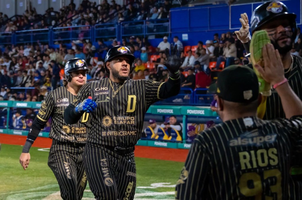 ESTALLA ATAQUE DORADO CON SEIS JONRONES PARA SUPERAR A LOS&nbsp;RIELEROS