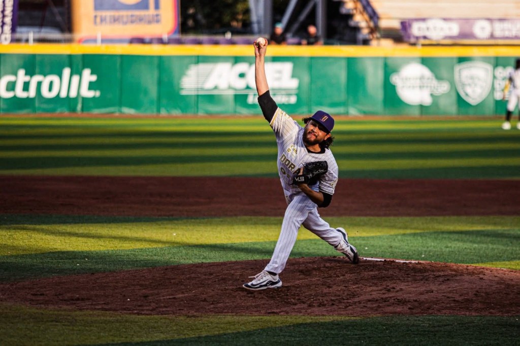 DORADOS VUELVEN A GANAR DEL BRAZO DE DAREL&nbsp;TORRES