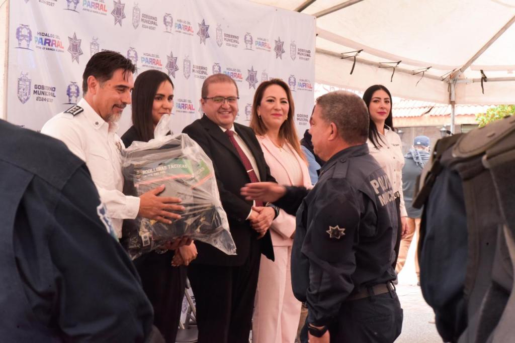 Refuerzan Estado y Municipio a la Policía Municipal con equipamiento y patrulla&nbsp;nueva