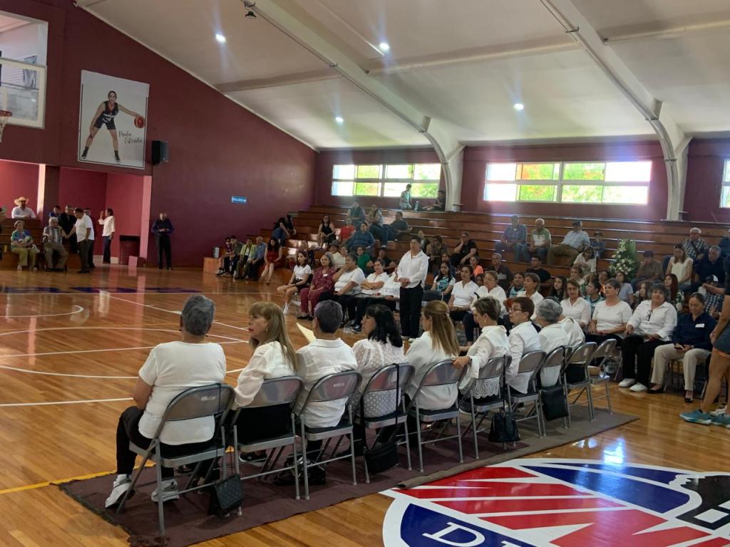 Reciben reconocimiento basquetbolistas&nbsp;parralenses