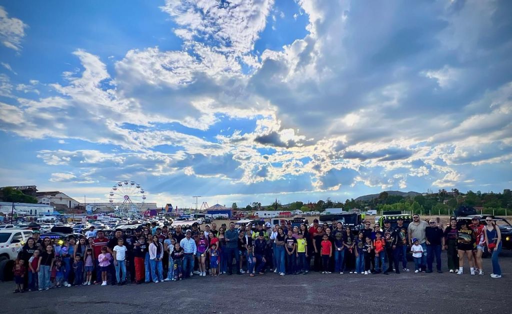 Ruge Parral con desfile de RZRs, Jeeps y autos clásicos en las Jornadas Villistas&nbsp;2025