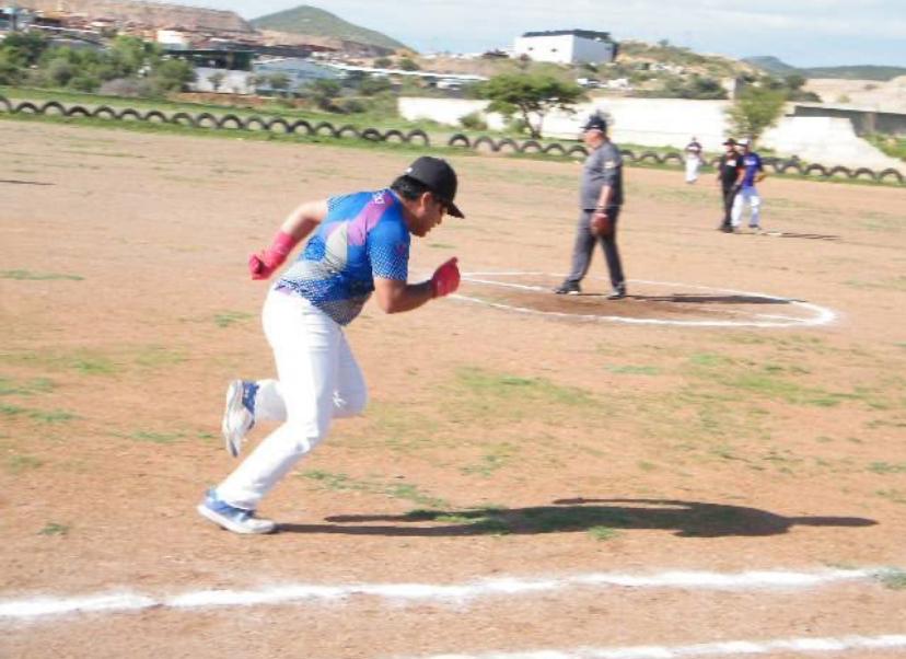 Doble victoria de Chalo Sáenz en softbol&nbsp;municipal