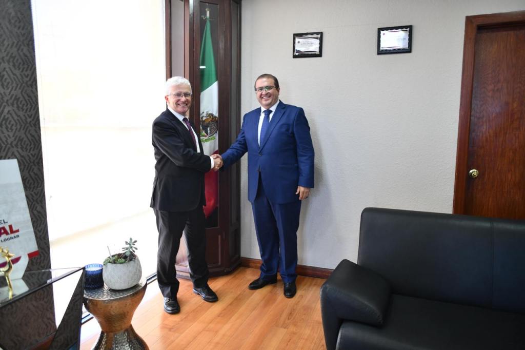 El Alcalde Salvador Calderón recibe al Cónsul General de EE. UU., Rafael&nbsp;Foley