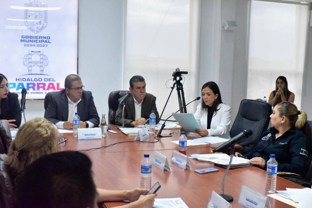 Directora de Obras Públicas rinde informe ante Cabildo en sesión&nbsp;ordinaria