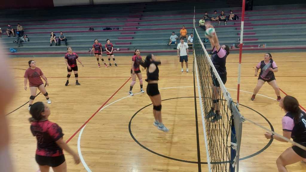 Ganó Valquirias en el torneo vacacional de&nbsp;voleibol