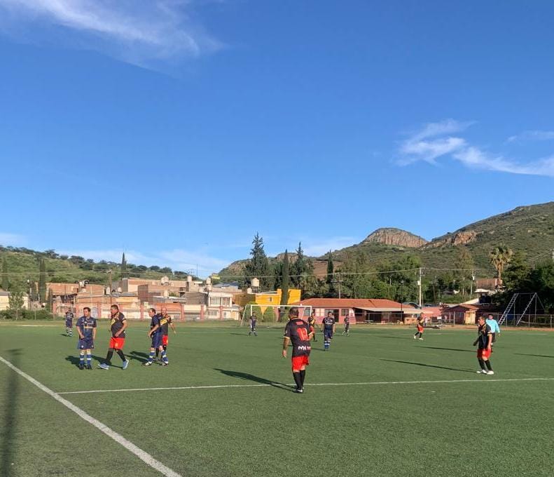 Triunfó Soluciones Eléctricas en futbol de 40 años y&nbsp;más