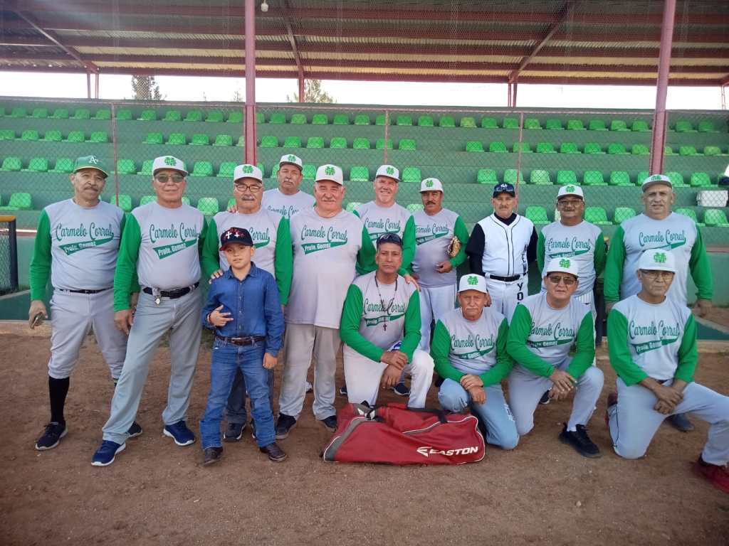 Noqueó Doña Mary en beisbol de 60 años y&nbsp;más