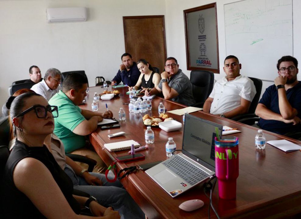 Empleados del Gobierno de Parral se capacitan para fortalecer las acciones de&nbsp;transparencia