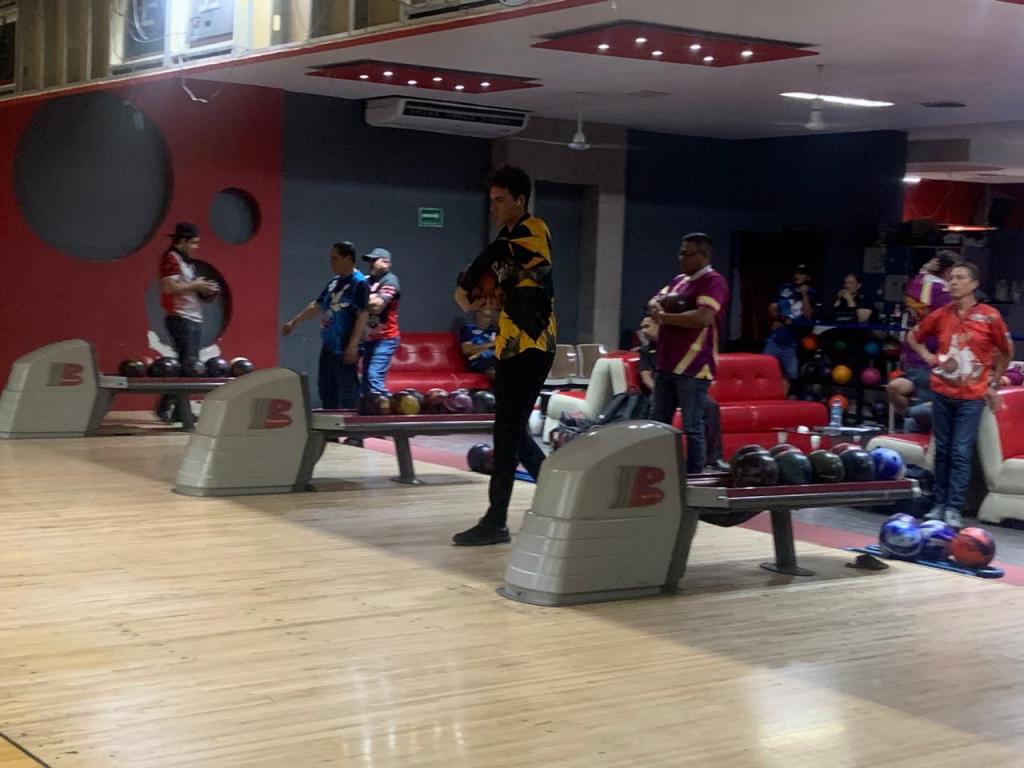 Restaurante La Hacienda nuevo líder del boliche de los&nbsp;lunes