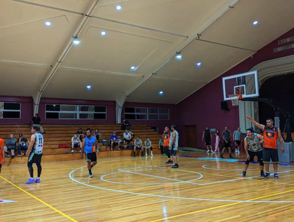 Ganó Tino Fraire en el baloncesto municipal de&nbsp;veteranos