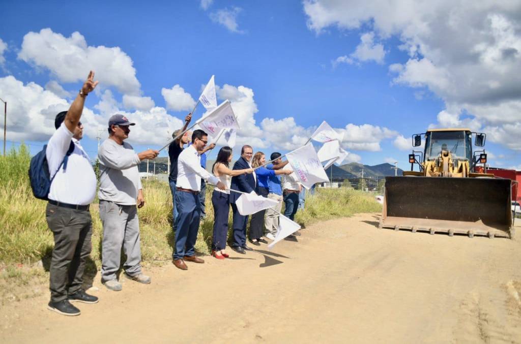 Arrancan pavimentación de la calle Alfonso Caso Andrade en&nbsp;Parral