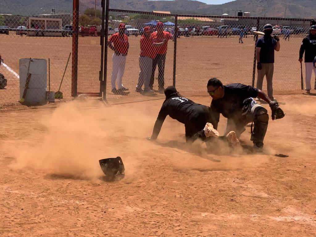 Doble triunfo de Pola Vargas en softbol&nbsp;independiente