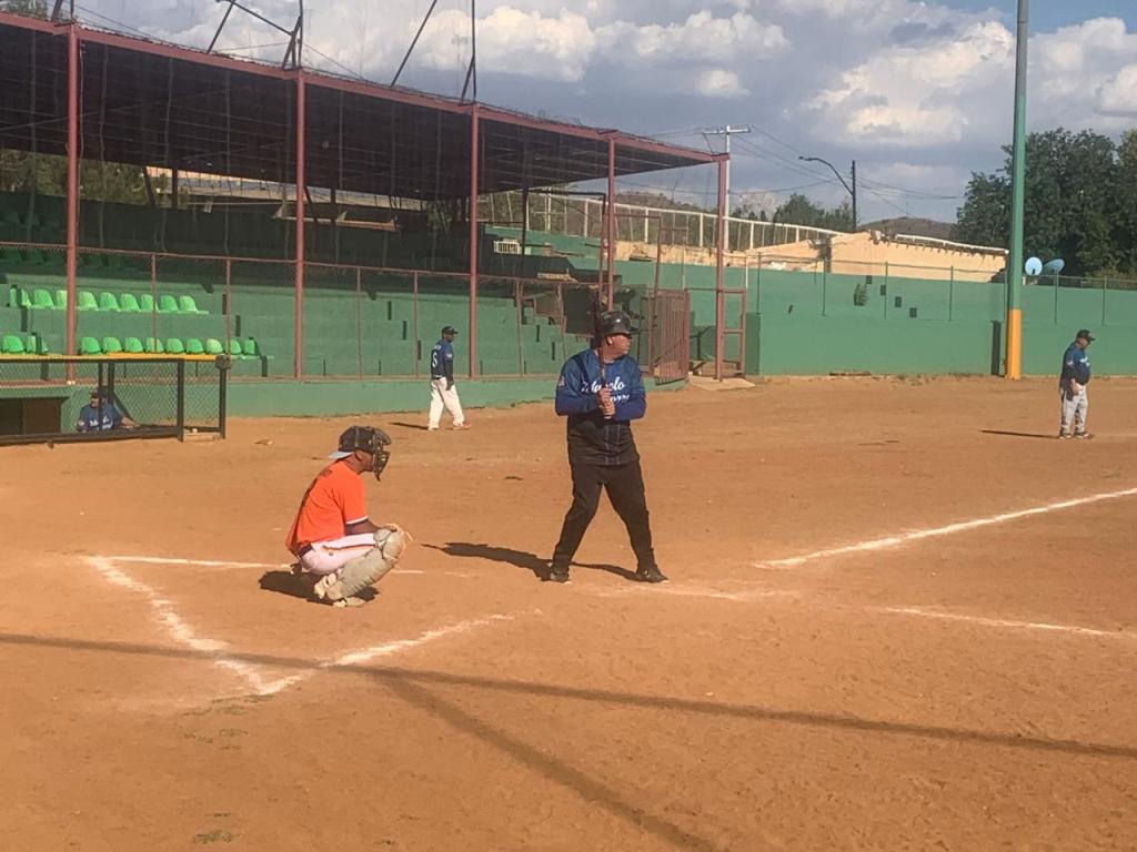 El primero para Chiquitico Palma-Tavo Delgado en la final de beisbol 50 años y&nbsp;más