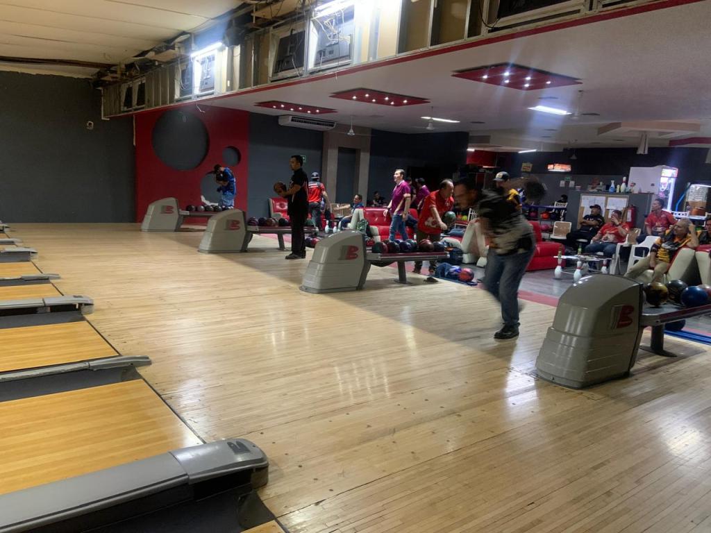 Mantuvo el liderato Pinturas Zaak en boliche&nbsp;comercial