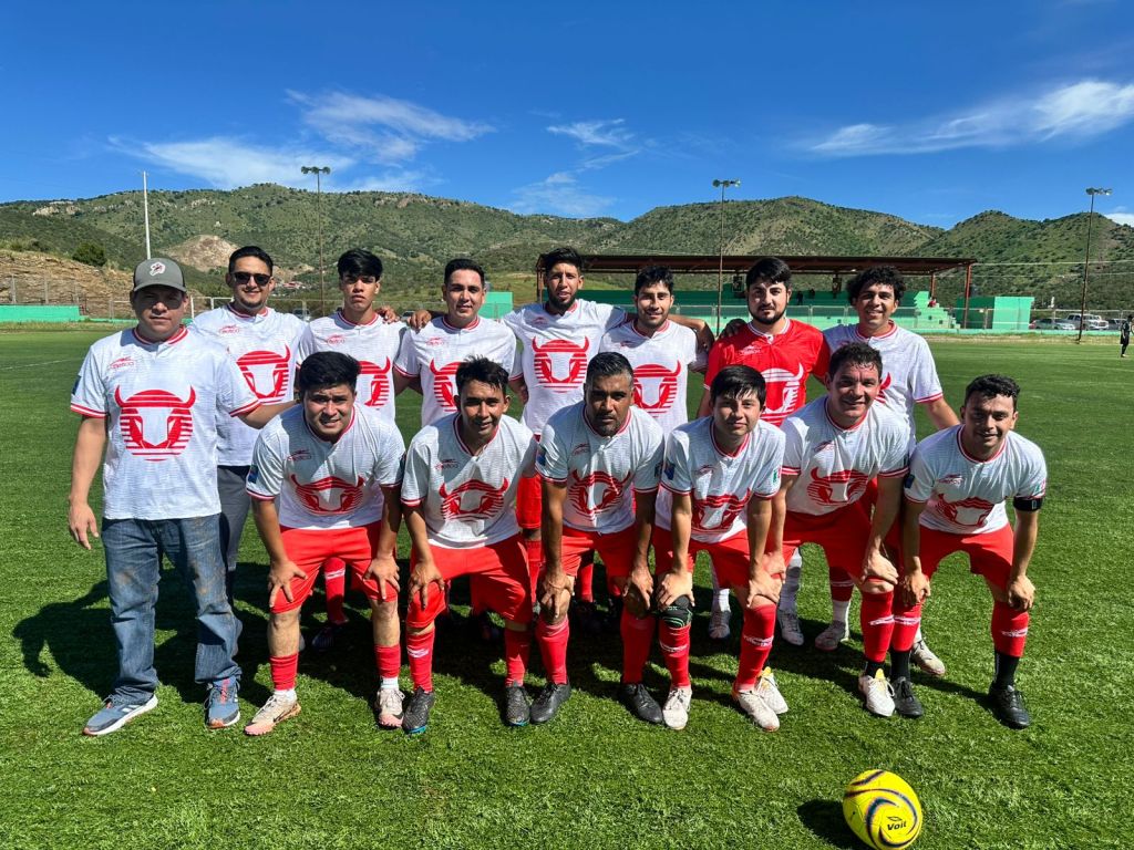 Doble victoria de Yeyo-La Chole en liga mayor del futbol&nbsp;municipal