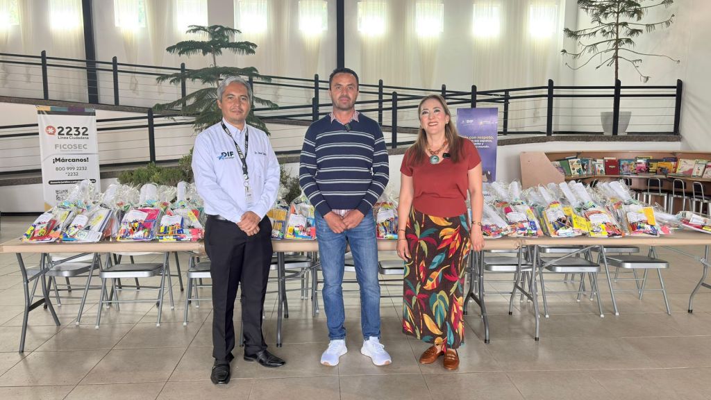 DIF Parral entrega útiles escolares a estudiantes de la comunidad de San&nbsp;Andrés