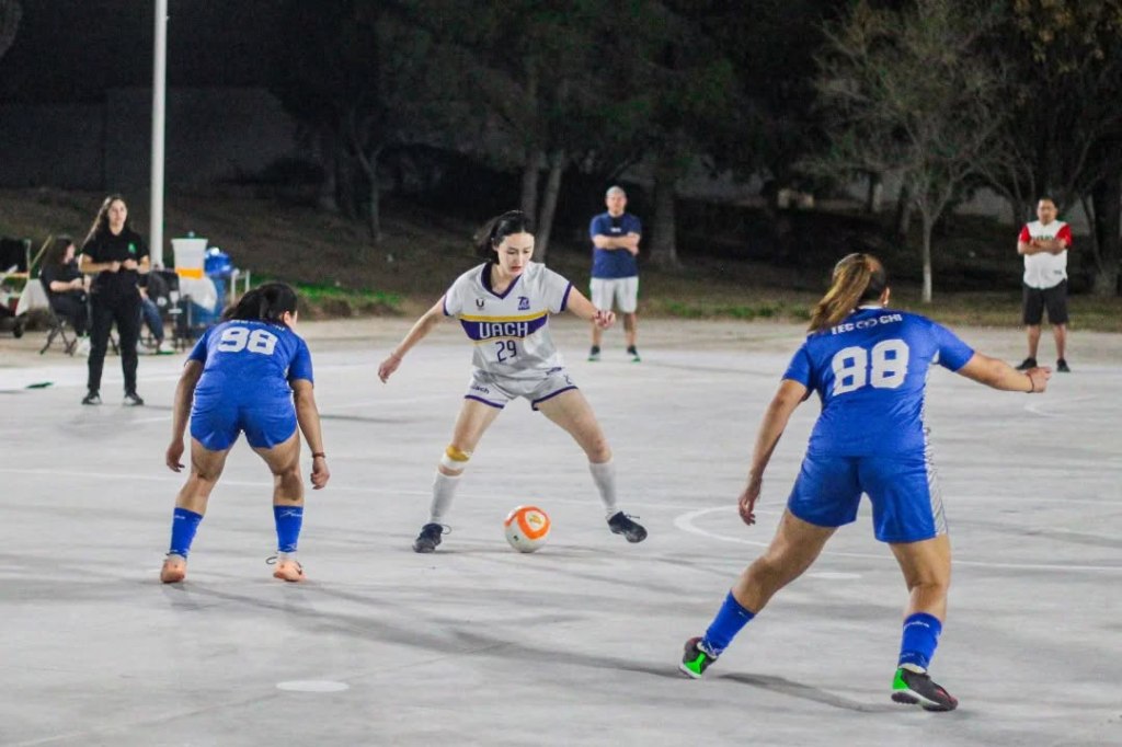 Contundencia, goleada y espectáculo en el debut de las Adelitas&nbsp;UACh
