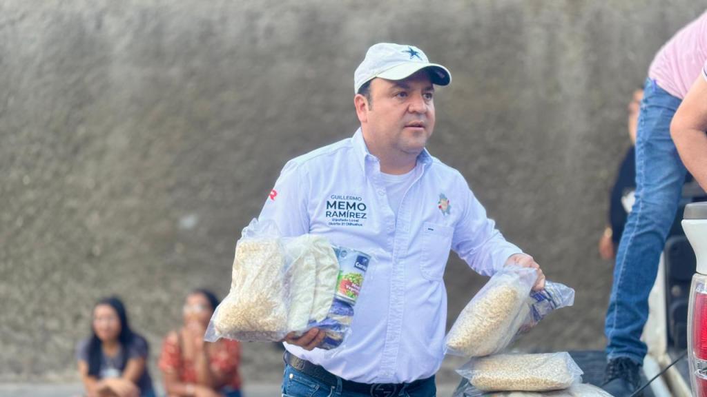 Memo Ramírez visita la colonia Ampliación Juárez en&nbsp;Parral.