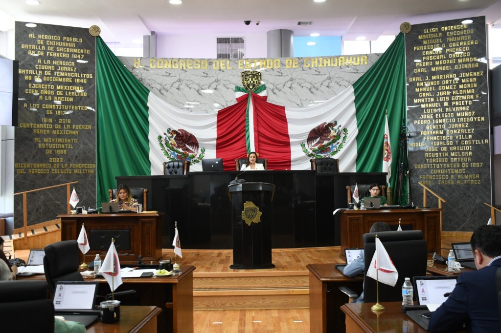 Entrega Congreso el reconocimiento a las Personas Destacadas de las Instituciones de Seguridad Pública